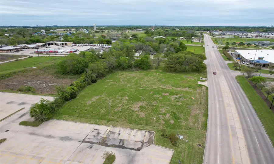 502 W Cedar Bayou Lynchburg Road, Baytown, TX 77521 - #2