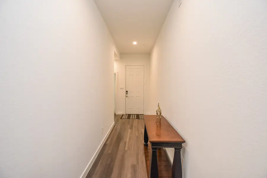 383 Westlake Terrace Drive, Conroe, TX 77304 - Image #3