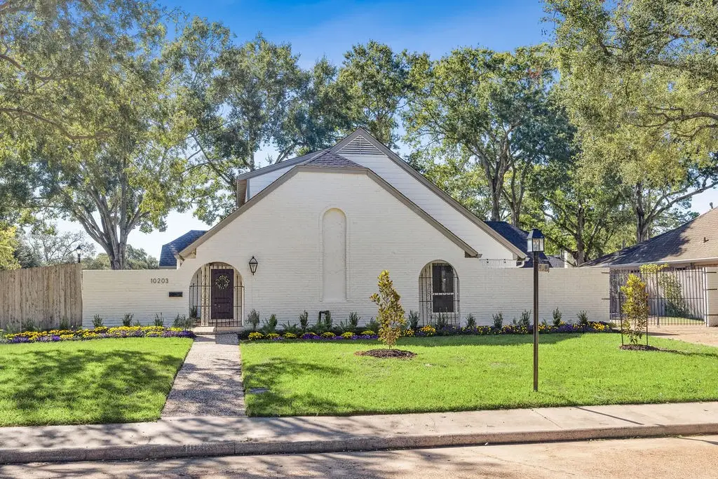 10203 Meadow Lake Lane, Houston, TX 77042 - Image #1