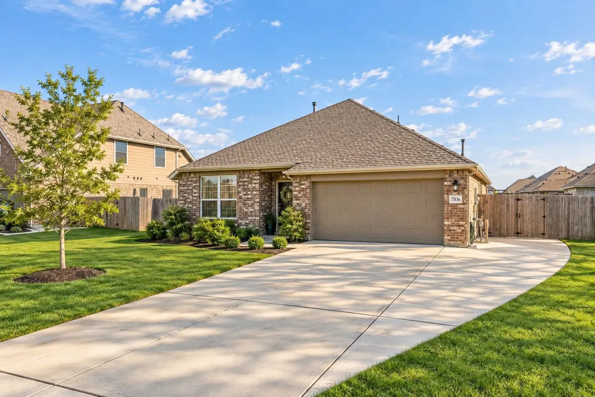 7106 Hillside Avenue, Monterey Belvieu, TX 77523 - #1