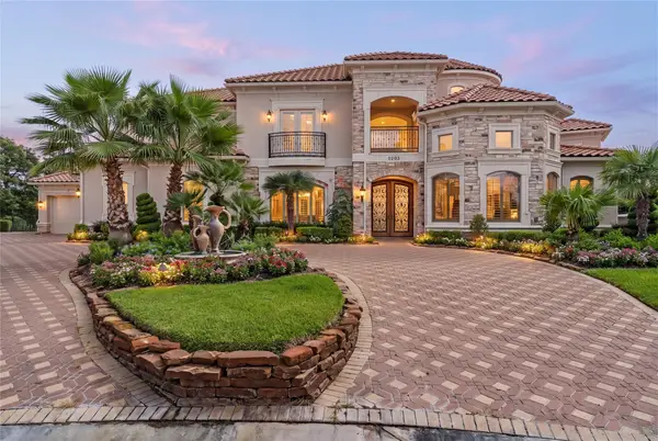 2203 Capri Isle Court, Houston, TX 77077