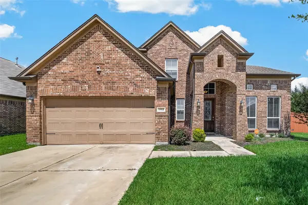 1914 Walnut Green Circle, Rosenberg, TX 77471