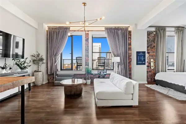 915 Franklin Street #8J, Houston, TX 77002