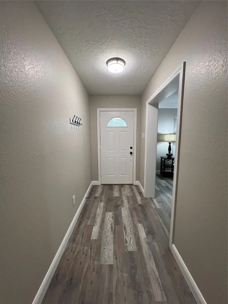 5120 E Bayou Dr, Dickinson, TX 77539 - Image #2