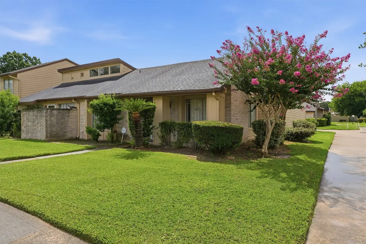 10331 Huntington Place Drive #331, Houston, TX 77099 - #1