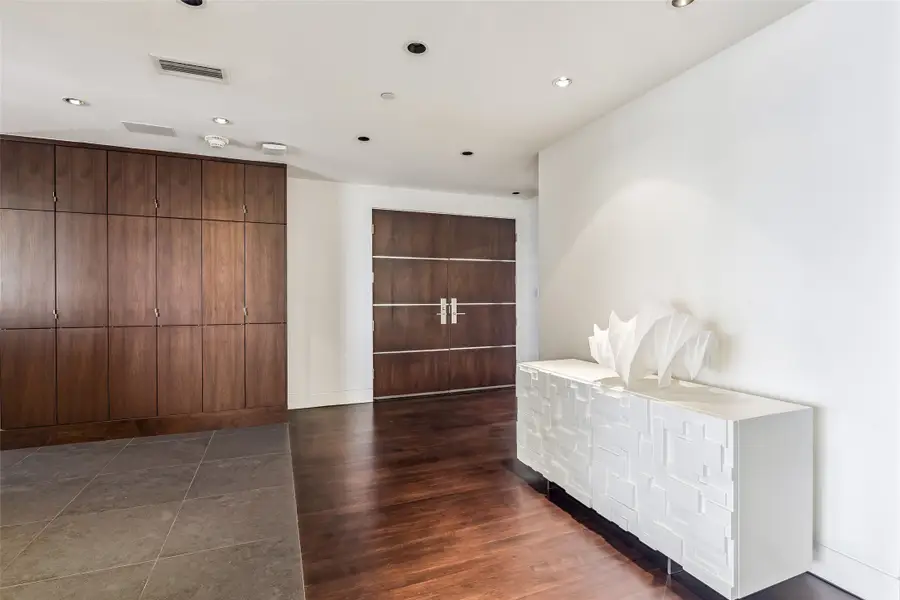 121 N Post Oak Lane #2104, Houston, TX 77024 - #2