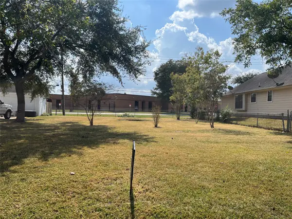 1871 Aspen Lane, Seabrook, TX 77586