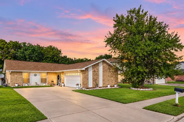 3006 Sandpiper Drive, Baytown, TX 77521