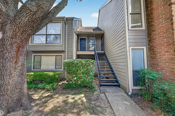 6601 Sands Point Drive #18, Houston, TX 77074