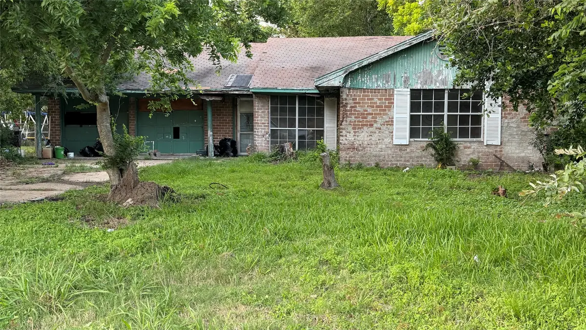 117 Sylvan Street, La Porte, TX 77571 - #1