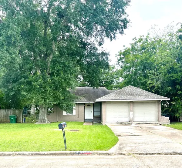 11906 Binghampton Drive, Houston, TX 77089