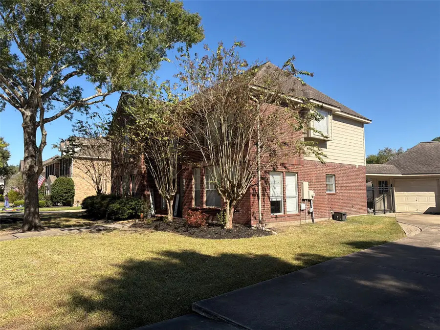 1209 Twin Oaks Street, Friendswood, TX 77546 - #2