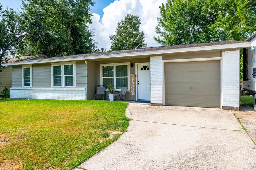 5311 Louise Street, Baytown, TX 77521 - #2