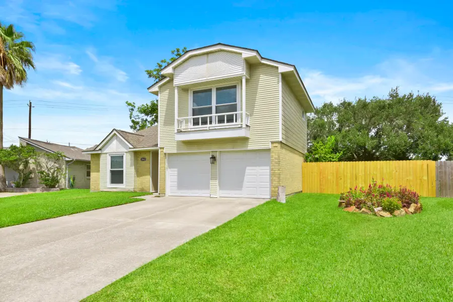 3863 Pecan Circle, La Porte, TX 77571 - Image #3