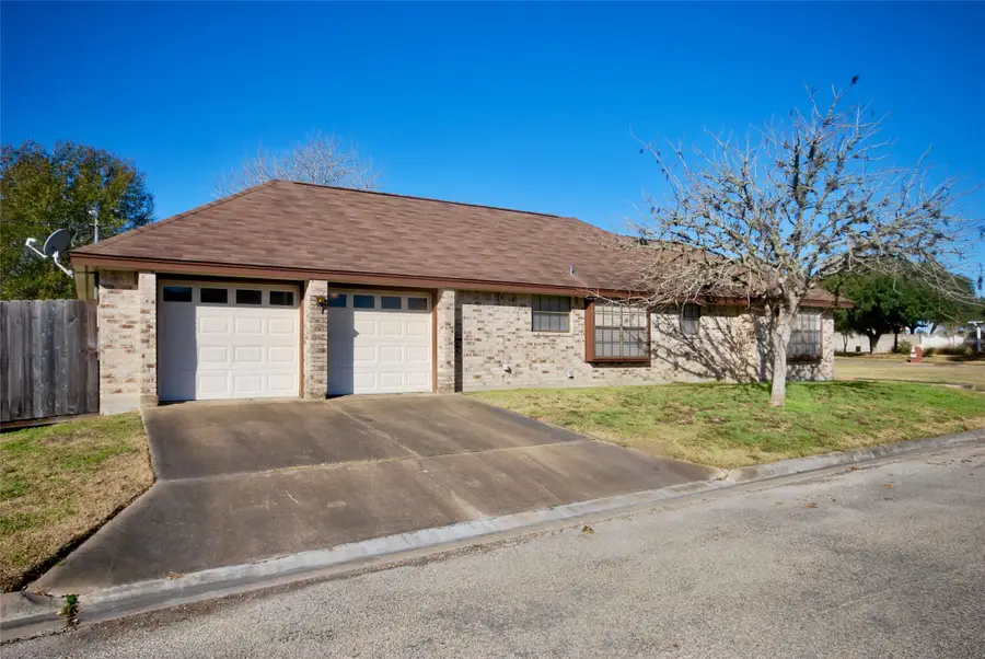 510 Russell Court, Hallettsville, TX 77964 - #3