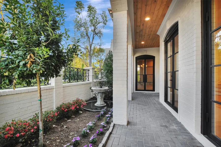 74 Briar Hollow Lane, Houston, TX 77027 - #2