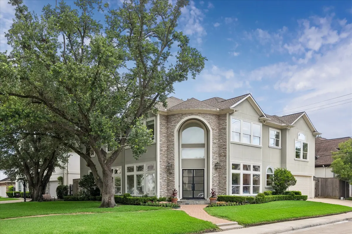 5211 Pocahontas Street, Bellaire, TX 77401 - #1