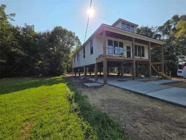 165 Thurman Avenue, Bridge City, TX 77611