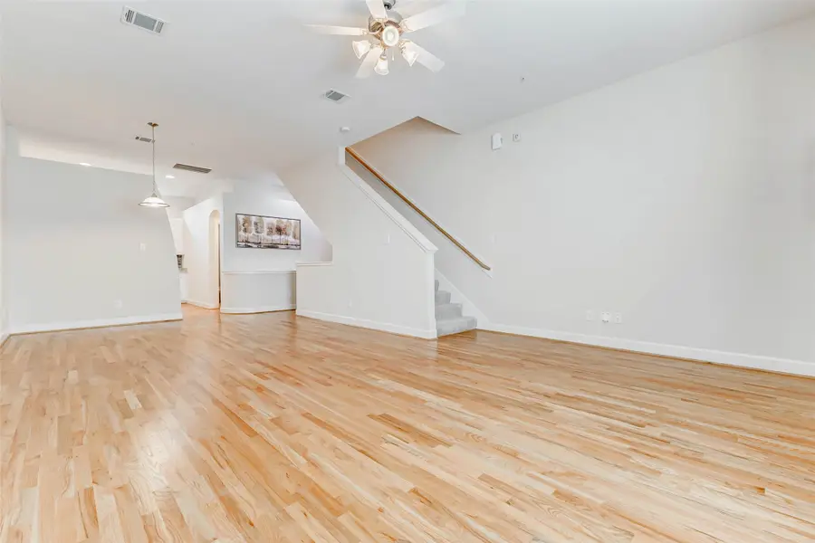 5941 South Loop E #1401, Houston, TX 77033 - Image #2
