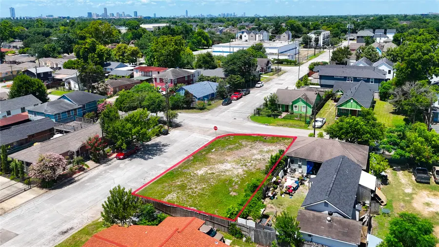 1401 Amundsen Street, Houston, TX 77009 - #2
