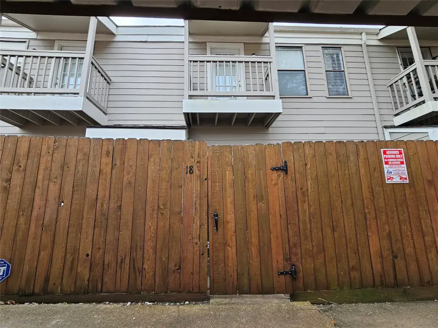 11710 Southlake Drive #18, Houston, TX 77077 - Image #3