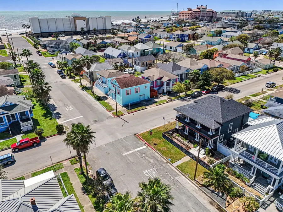 1519 17th St, Galveston, TX 77550 - #2