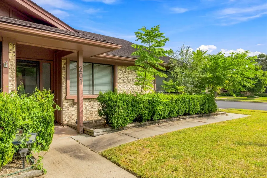201 Yuma Drive, Victoria, TX 77904 - #2