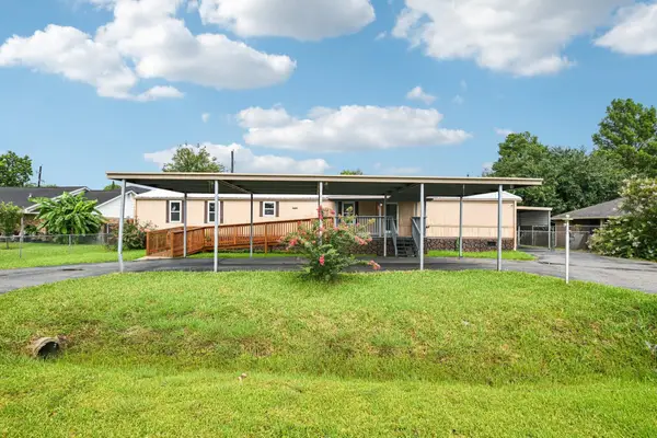 10629 Bois D Arc Street, La Porte, TX 77571