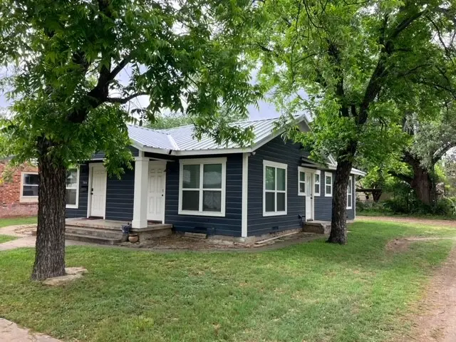 204 E Dry Street, San Saba, TX 76877 - Image #3