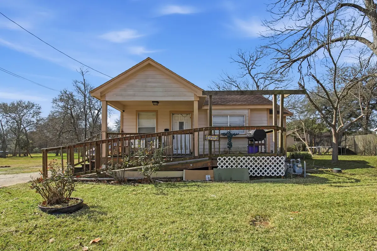 1701 W Humble Street, Baytown, TX 77520 - #1