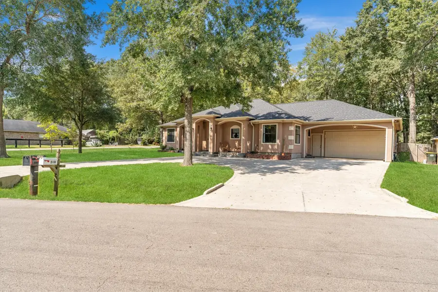 318 Shawnee Drive, Conroe, TX 77316 - #2