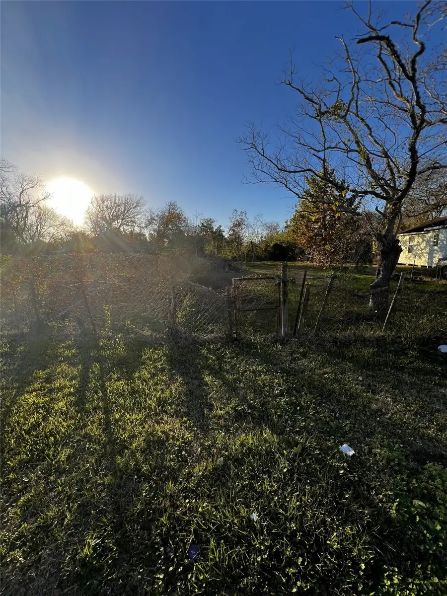 113 S Westward Street, Texas City, TX 77591 - Image #2