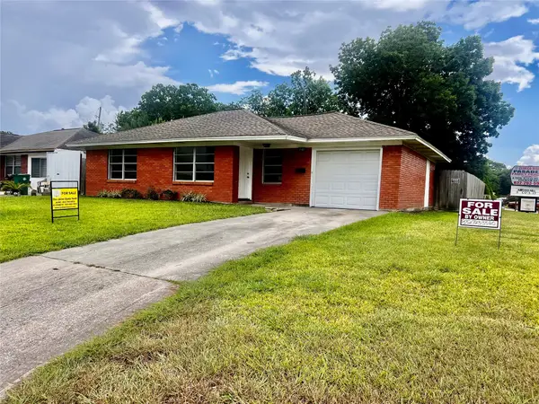 2102 Blueberry Lane, Pasadena, TX 77502