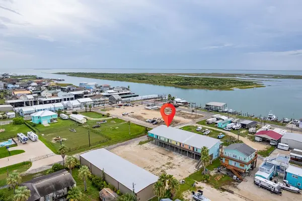 1402 W Commerce Street #2, Port O Connor, TX 77982