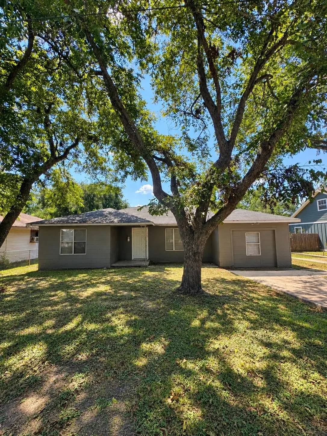 1006 Barnhill, Brenham, TX 77833 - #1