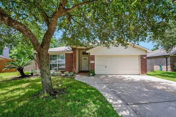 5130 Chasewood Drive, Bacliff, TX 77518