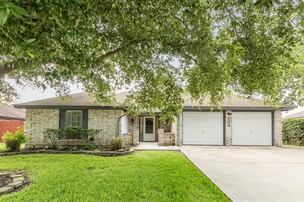 204 Corkwood Street, Lake Jackson, TX 77566