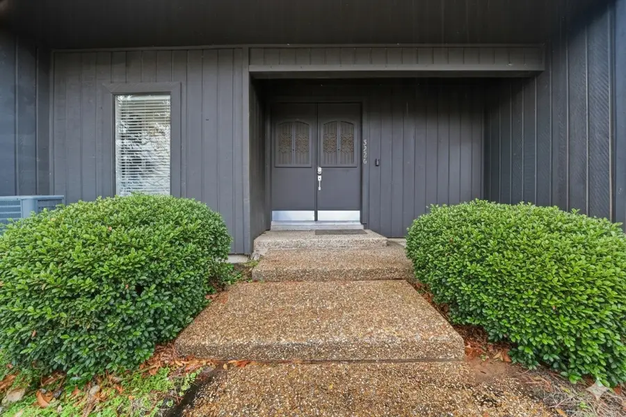3226 Poe Drive, Montgomery, TX 77356 - Image #2
