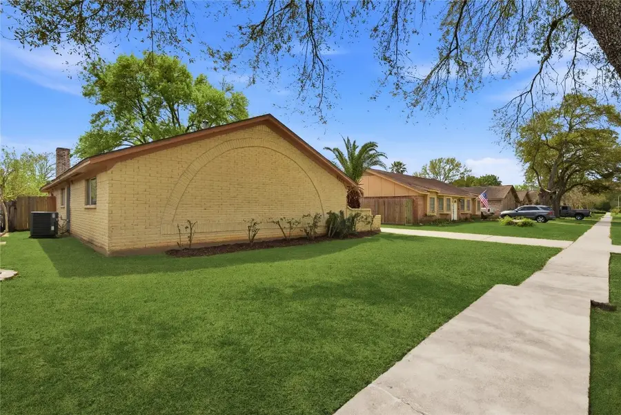 9211 Benning Drive, Houston, TX 77031 - #3