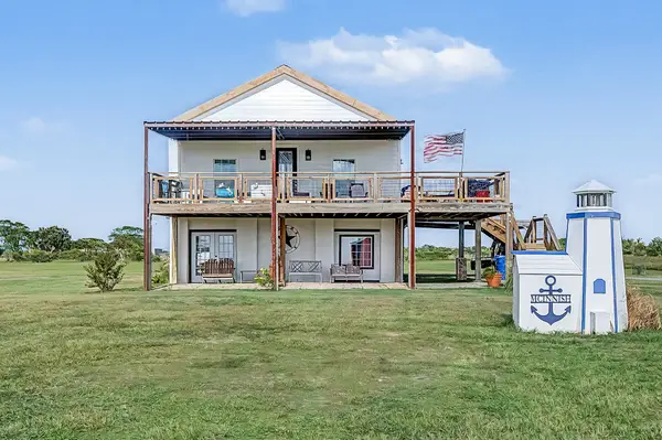 201 Turtle Bay Cove, Palacios, TX 77465