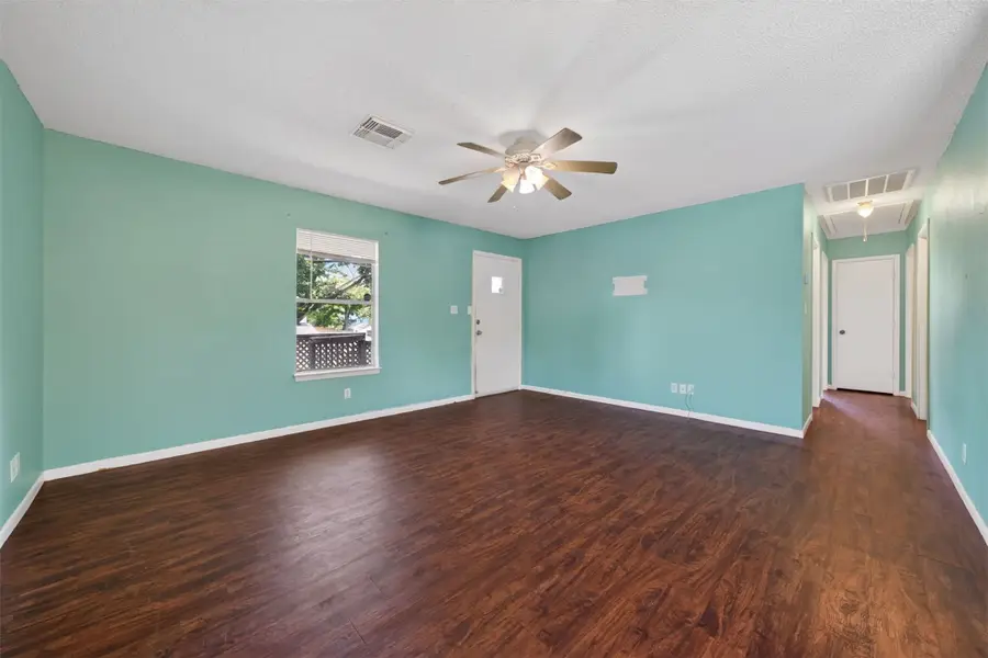 522 Oklahoma Avenue, Bacliff, TX 77518 - #3
