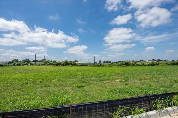 503 Trend View Drive, Weimar, TX 78962