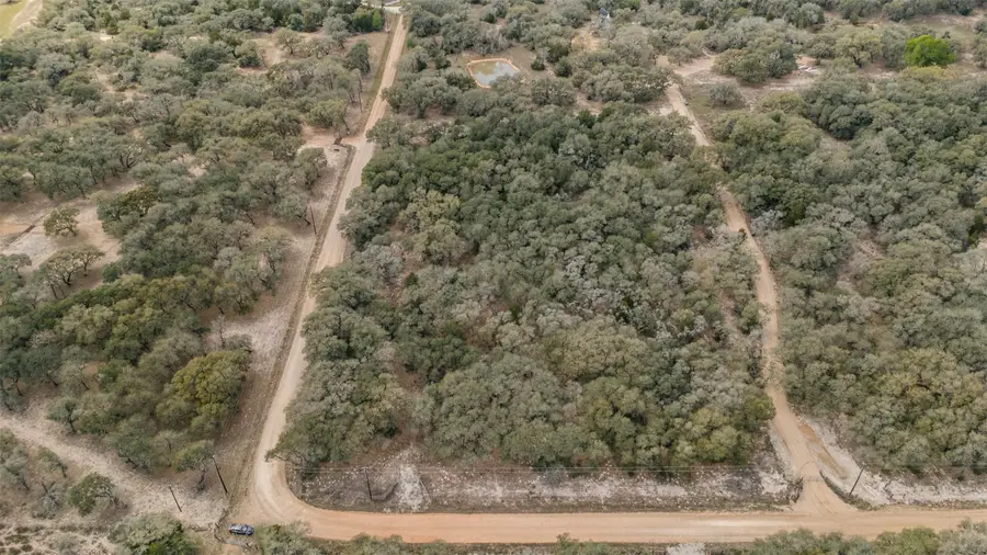 516 County Road 120, Hallettsville, TX 77964 - #2