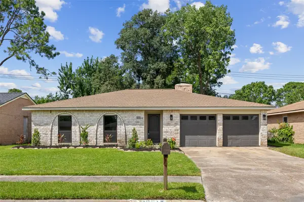 16910 David Glen Drive, Friendswood, TX 77546