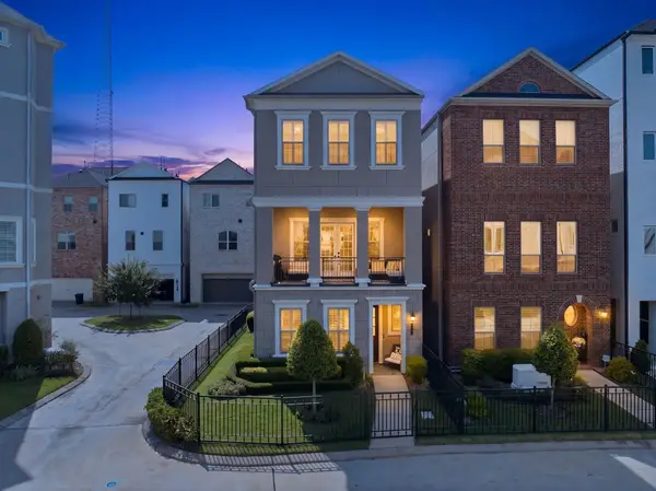 933 Blackshire Lane, Houston, TX 77055