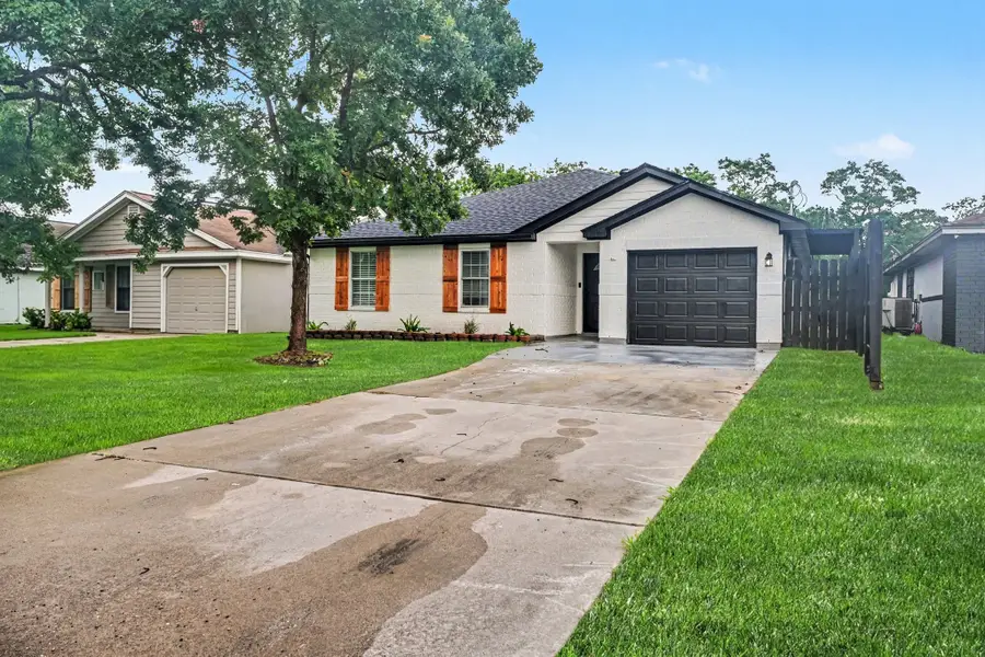 4104 1/2 20th Street N, Texas City, TX 77590 - #2