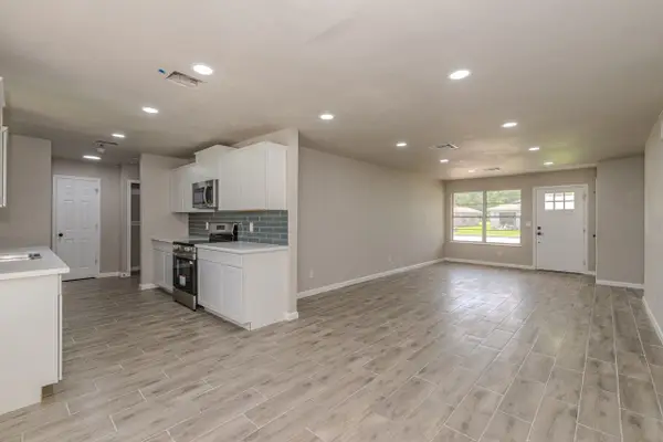 3828 Anderson Villa, Orange, TX 77630
