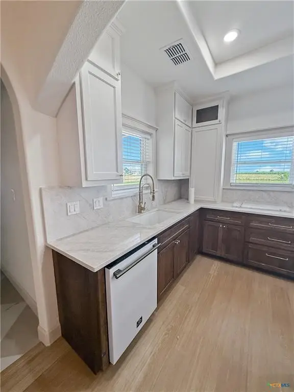 92 Landyns Path, Port Lavaca, TX 77979 - #3