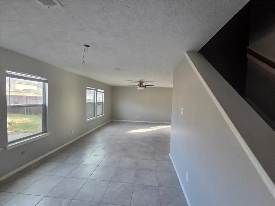 32018 Annice Lane, Pinehurst, TX 77362 - Image #3