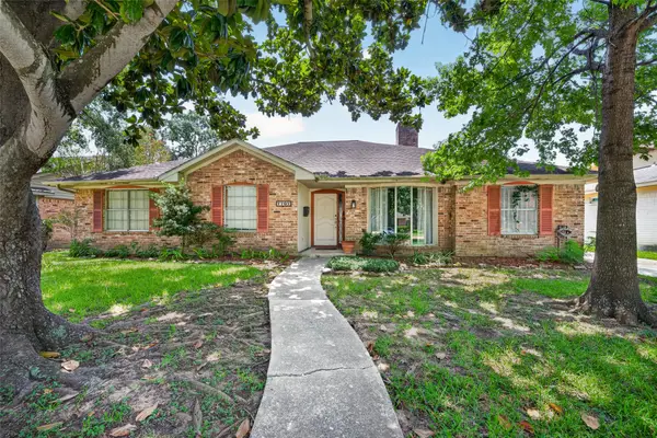 7707 Burning Hills Drive, Houston, TX 77071